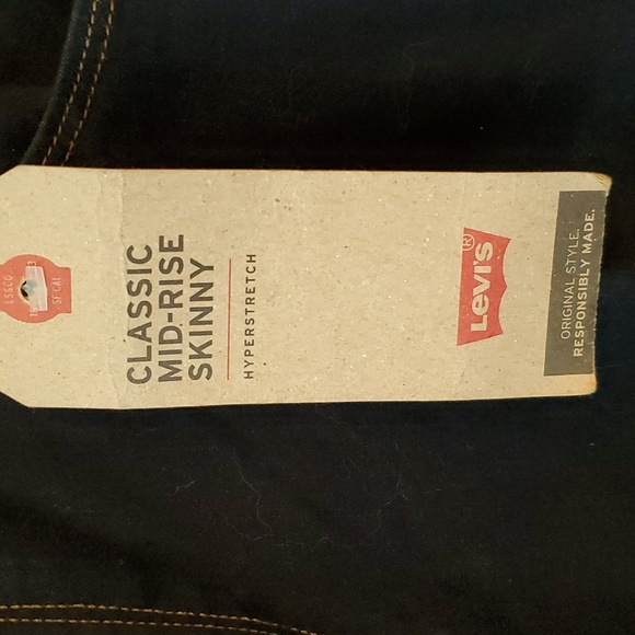 NWT!! Levi's skinny jeans - Picture 5 of 10